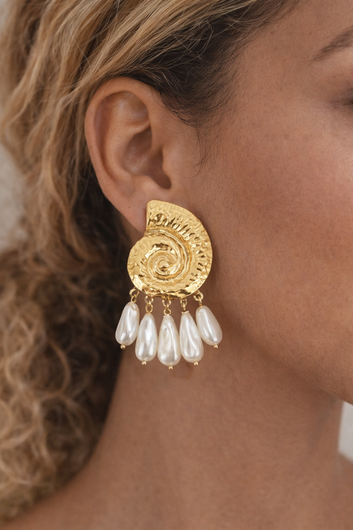 Boucles Nautile Nacré – Boucles d’oreilles dorées coquillage perles blanches