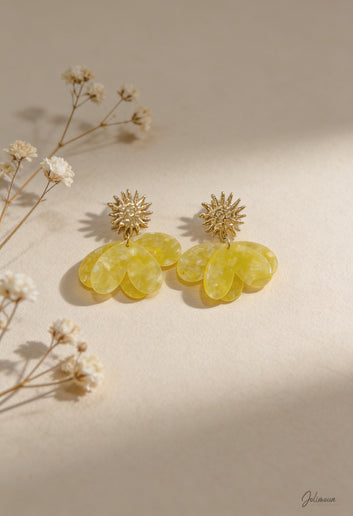 Auréline - Boucles d’oreilles soleil résine jaune dorée en acier inoxydable