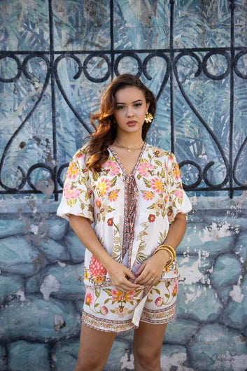 Ysélia – Blouse écrue imprimé floral et ananas manches bouffantes