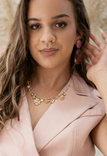 Amaïa - Collier breloques chance blanc et doré en acier inoxydable sur fil blanc