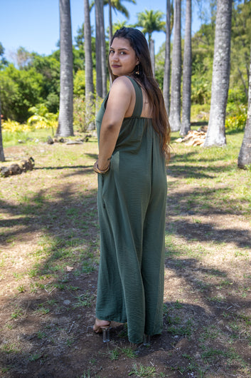 Abbie – Combinaison pantalon fluide Kaki détail bijou