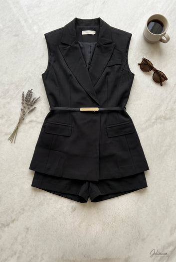 Lisia - Ensemble blazer sans manche et short noir ceinturé