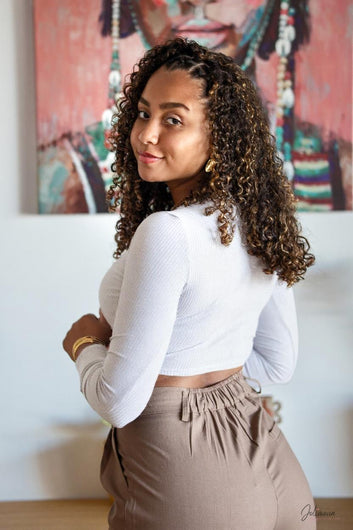 Nova - Crop top blanc manches longues col V en coton stretch