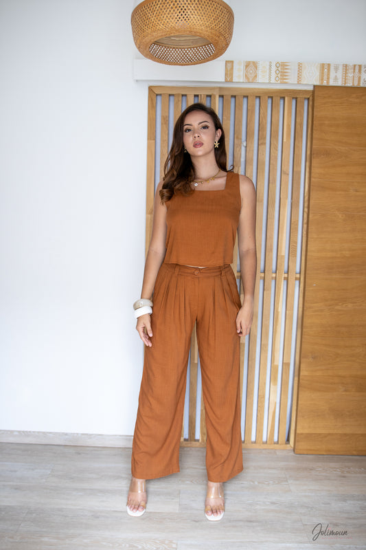 Jolia – Pantalon fluide caramel haute plis devant