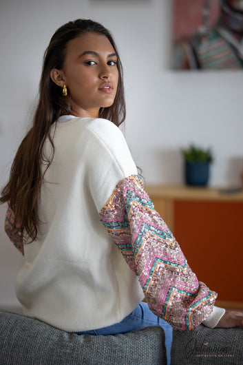 Vénus - Pull blanc avec manches perlage sequins
