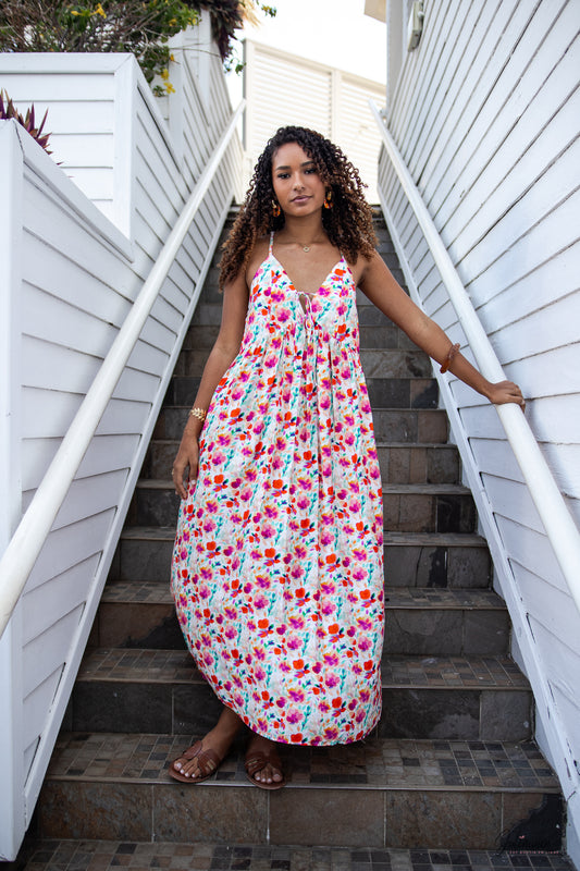 April – Robe longue fleurie à fines bretelles réglables