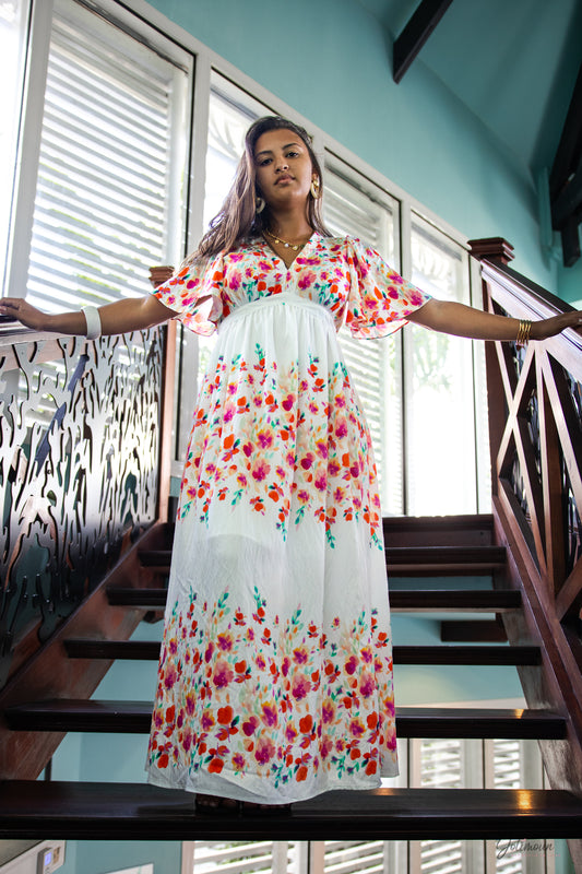 April – Robe longue fleurie manches papillon taille empire