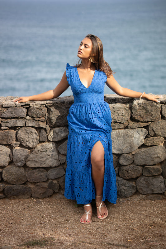 Mélina - Robe Longue bleu roi en Broderie Anglaise petites manches courtes à volants