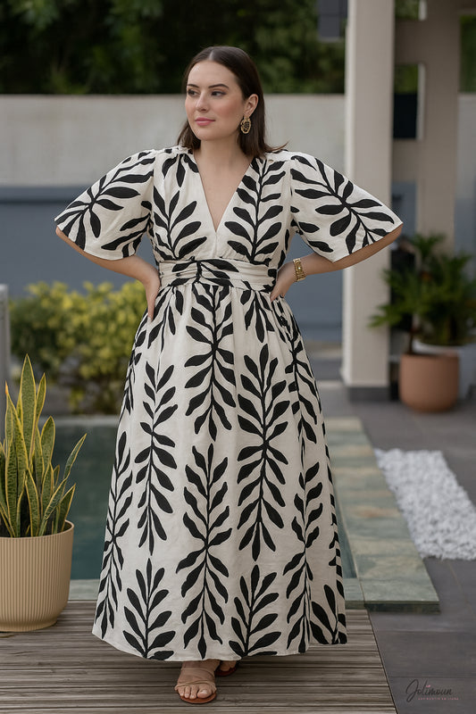 Tiffany - Robe longue motif feuilles noir manches papillon