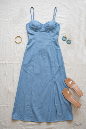 Anna - Robe longue bleu clair à fines bretelles effet corset