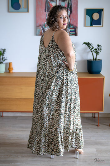 Léona – Robe longue léopard bretelles fines coupe ample