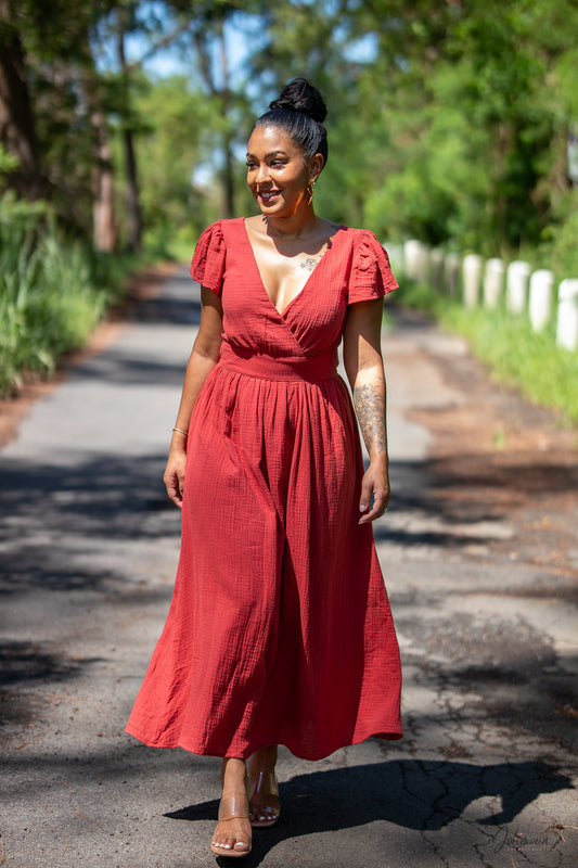 Angéla - Robe longue dos nu bordeaux avec bretelles croisées