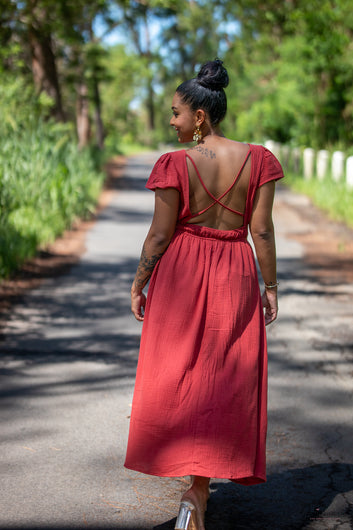 Angéla - Robe longue dos nu bordeaux avec bretelles croisées