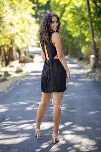 Frida - Robe courte sans manche en lin noire