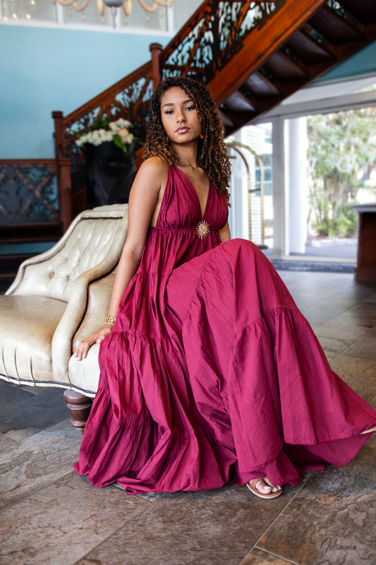 Soléa – 🌞 Robe longue bordeaux en coton à fines bretelles broche soleil