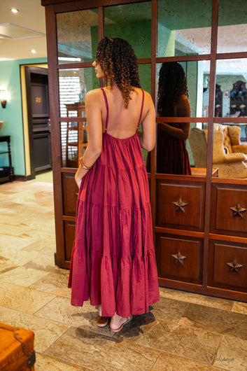Soléa – 🌞 Robe longue bordeaux en coton à fines bretelles broche soleil