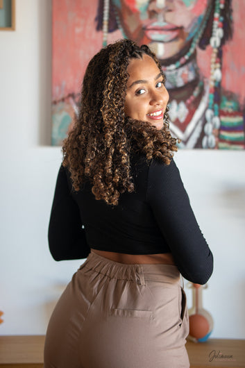 Nova - Crop top noir manches longues col V en coton stretch
