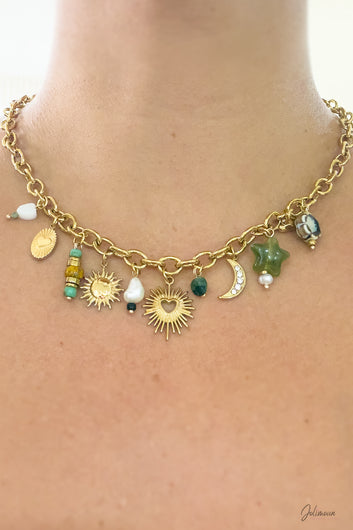 Bohéma- Collier doré breloques soleil cœur lune étoile pierres et perles