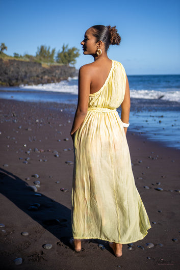 Kalypso - Robe longue jaune asymétrique ceinture tressée